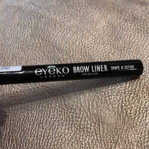 Water resistant medium brow liner liquid